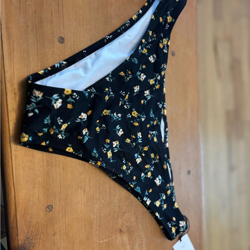 Shade & Shore Black Bikini Bottom with Yellow Floral Accents NWT - Picture 1 of 4